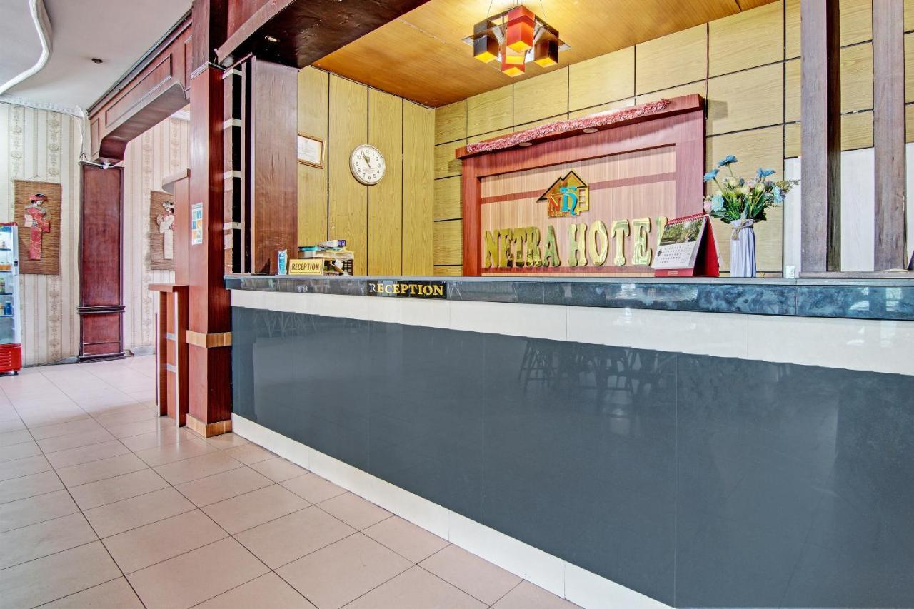 Oyo 92551 Netra Hotel Ujunbatu Exteriör bild