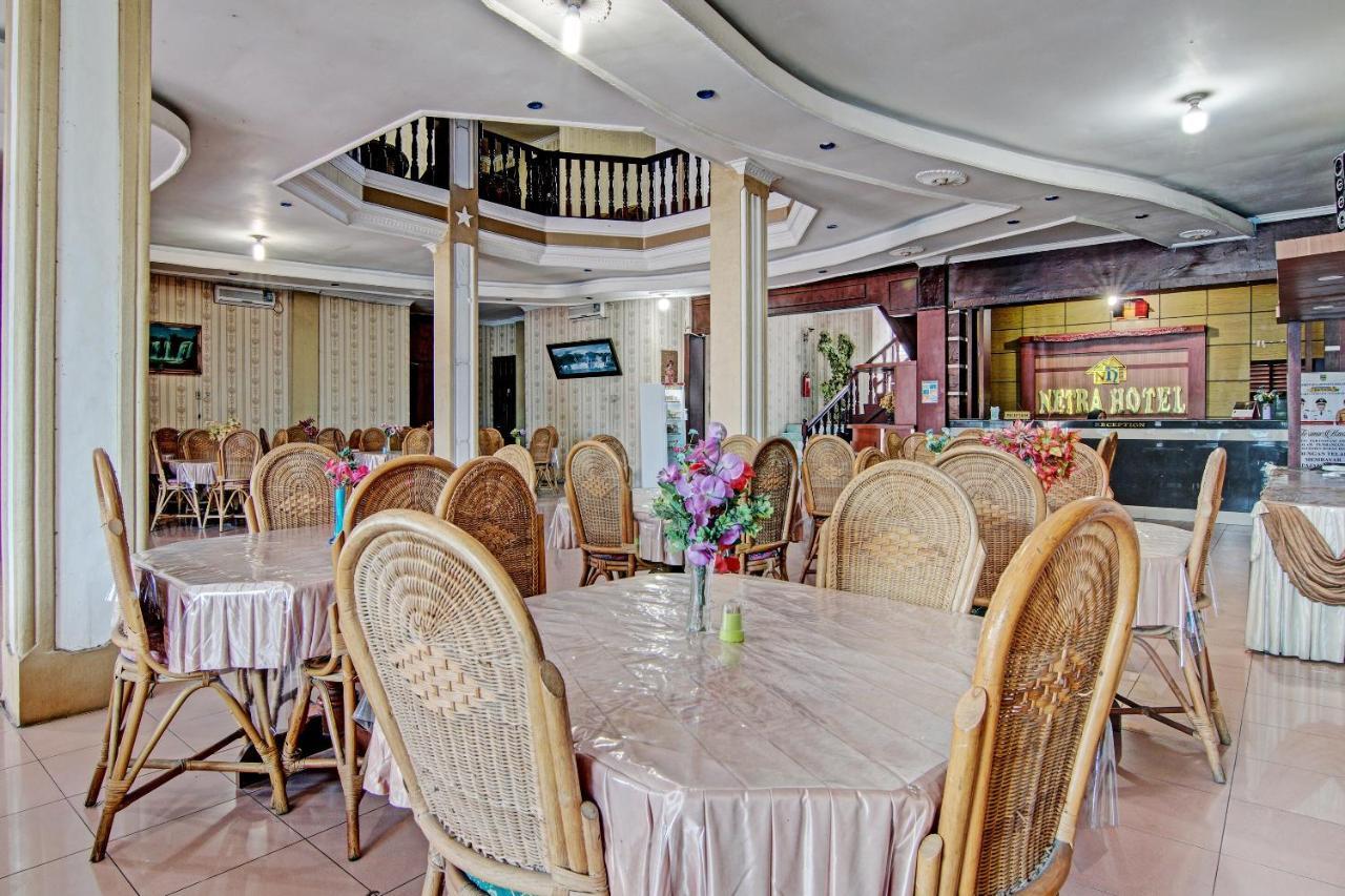 Oyo 92551 Netra Hotel Ujunbatu Exteriör bild