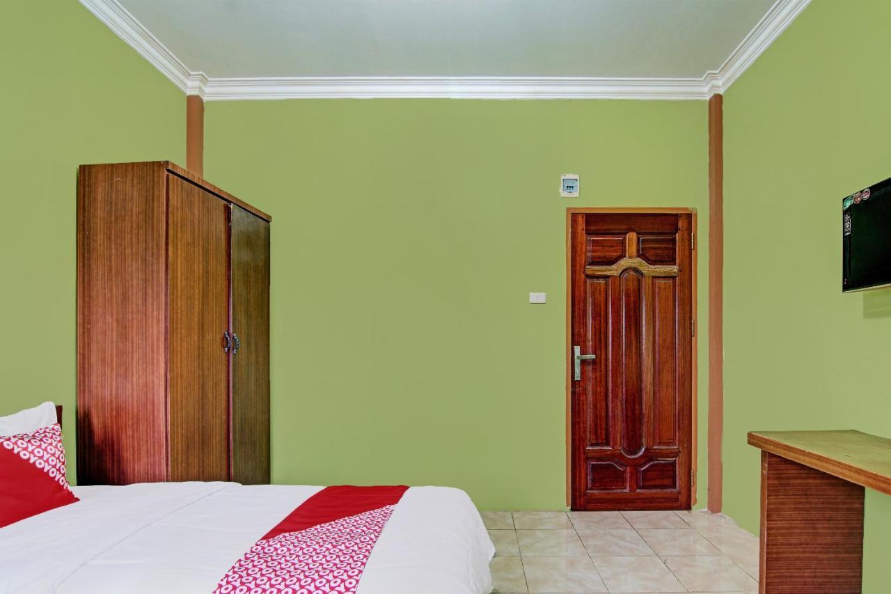 Oyo 92551 Netra Hotel Ujunbatu Exteriör bild