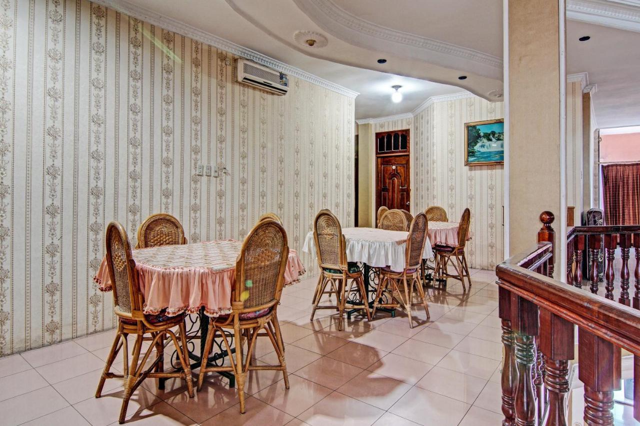 Oyo 92551 Netra Hotel Ujunbatu Exteriör bild